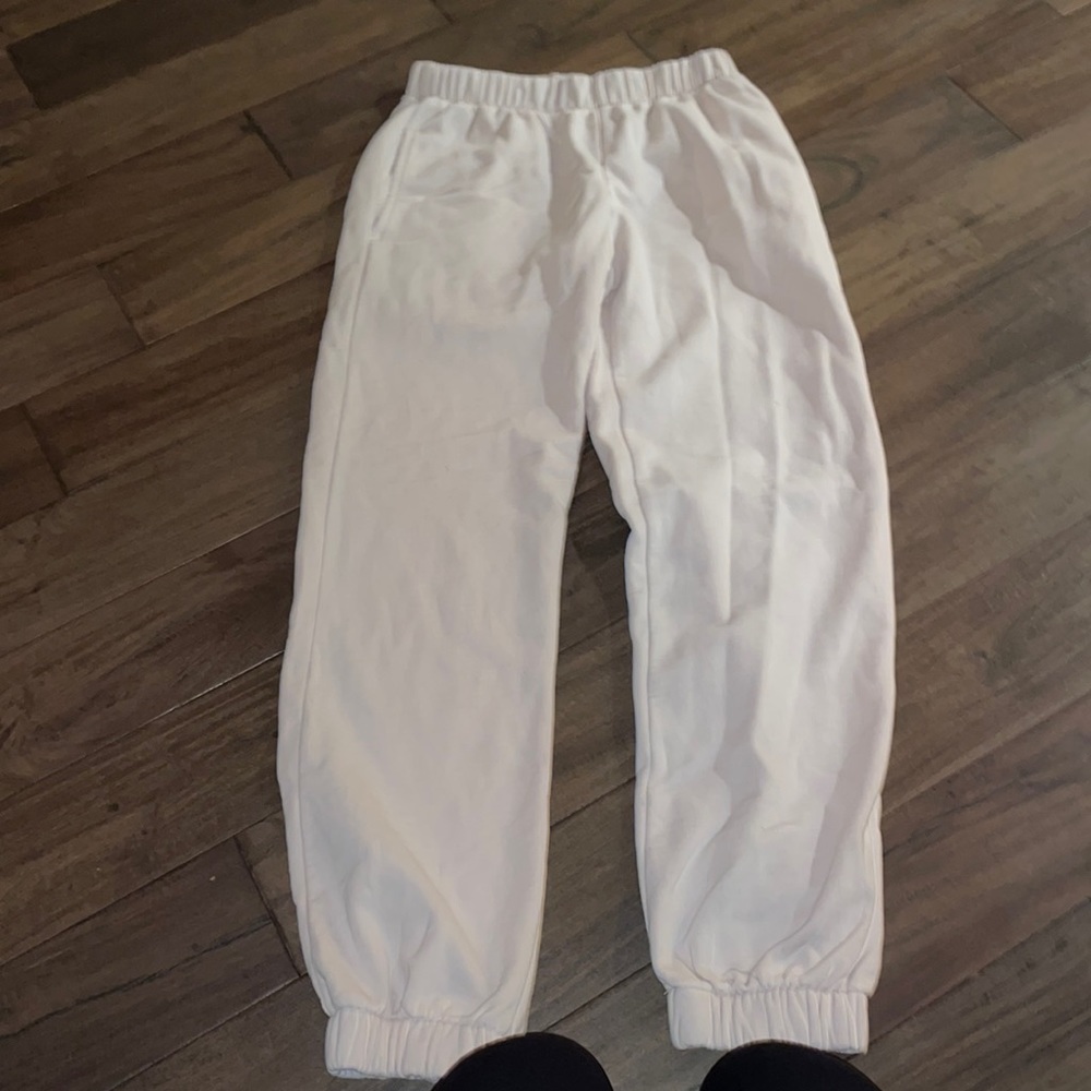 Very light pink Brandy Melville sweatpants, never worn, one size fits all.